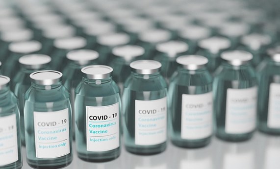 Un estudio a casi 21.000 personas en Navarra confirma la efectividad de las vacunas al prevenir hospitalizaciones por COVID-19