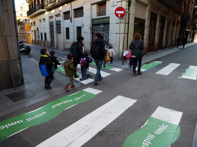 Los caminos escolares reducen un 40% el número de peatones niños y adolescentes atropellados en Barcelona