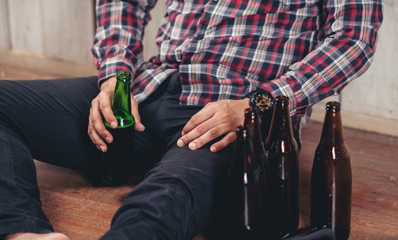 El trasplante de microbiota fecal se postula como terapia frente a la intoxicación por alcohol El trasplante de microbiota fecal se postula como terapia frente a la intoxicación por alcohol