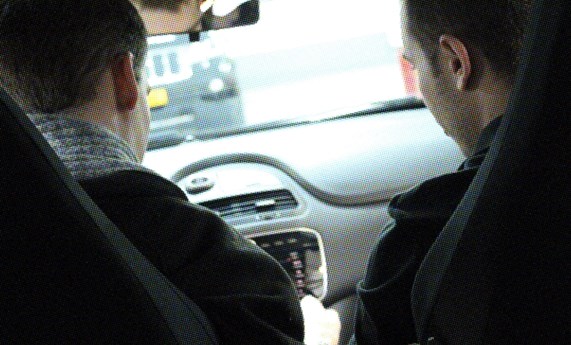 Un estudio revela que los hombres jóvenes presentan más conductas de riesgo al volante que las mujeres